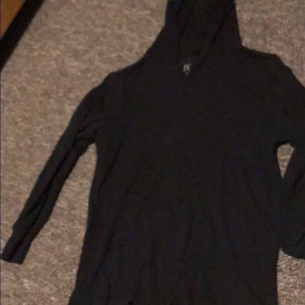 Used t-shirts sweater by PD&C size M